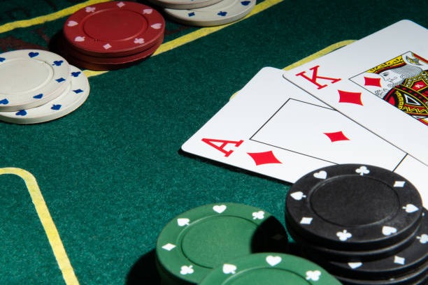 juara 102 platform interface showing slot games and live dealer tables